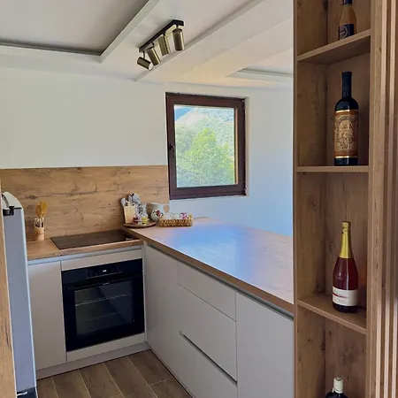 Emilija Вилла *